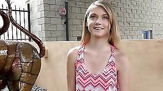 Petite teen Hannah Hays cheats on bf in public 