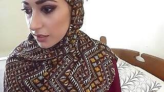 Pounded muslim babe jizzed in mouth 